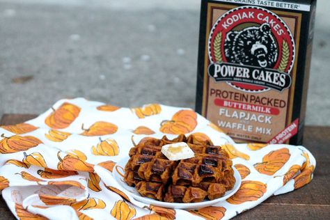 Kodiak Pumpkin, Pumpkin Waffles Recipe, Pumpkin Spice Waffles, Fall Series, Clean Breakfast, Pumpkin Everything, Protein Waffles, Pumpkin Waffles, Kodiak Cakes