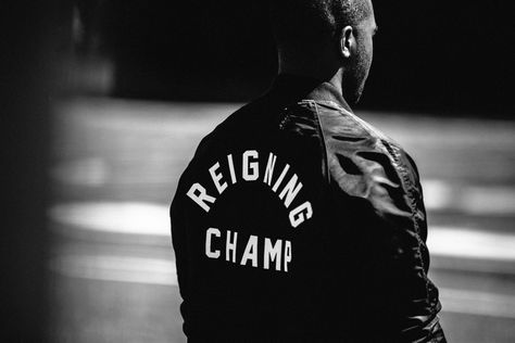 Reigning Champ's delivers an easy transition into the fall with its upcoming Classic collection. Running Wear, Reigning Champ, New Mens Fashion, Classic Collection, Active Lifestyle, Athletic Wear, Global Fashion, The Fall, Athleisure