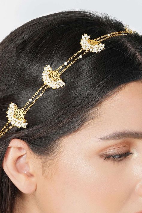 Gold Mathapatti Design, Pearl Mathapatti, Matha Patti Hairstyles, Head Chains, Indian Wedding Theme, Head Chain, Frame Photo, Bridal Gold Jewellery Designs, Fresh Water Pearls