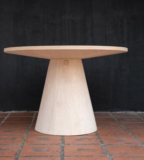 Round Dining Table Diy, Table Base Diy, Flexible Plywood, Dining Table Round, Dining Table Base, Diy Dining Table, Diy Dining, Round Tables, Plywood Panels