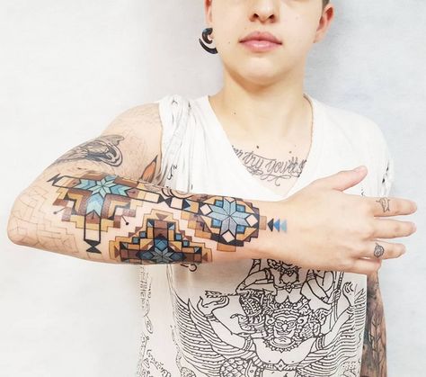 10+ Tattoos Inspired By Amazonian Tribal Art By Brazilian Artist Brian Gomes Fruit Of The Spirit Tattoo, Tattoo Sacred Geometry, Fractal Tattoo, Tatoo 3d, Brazilian Artist, Spirit Tattoo, Tattoos Inspiration, Tattoo Trend, Geometry Tattoo