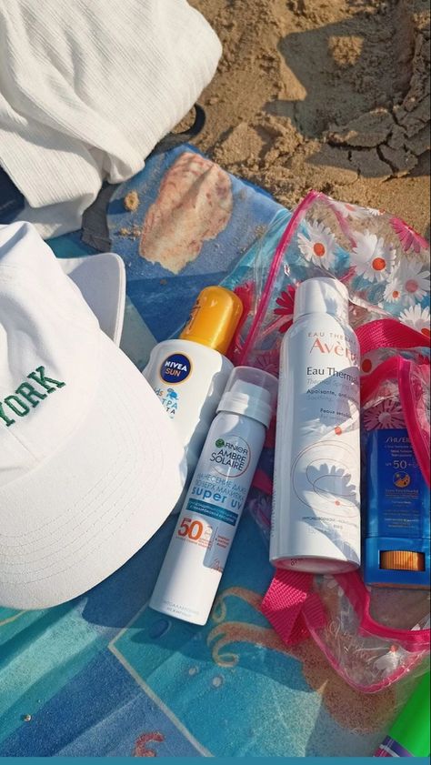 Avene Sunscreen, Shiseido Sunscreen, Airline Cabin Crew, Sun Block, Beach Essentials, Cute Family, Beach Pictures, Girly Things, Summer Vibes