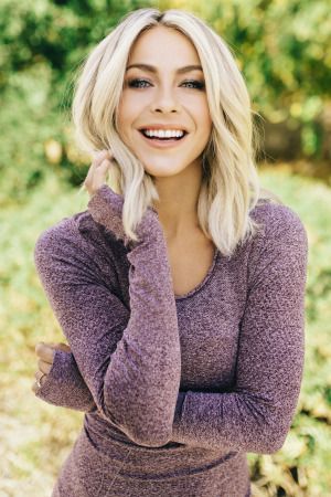 Julianne Hough Joins MPG Sport as Brand Ambassador for athleisure wear collection Juliana Hough, Julianne Hough Hair, Beige Blond, Long Bobs, Julianne Hough, Penteado Cabelo Curto, Female Character, Star Style, Christina Aguilera