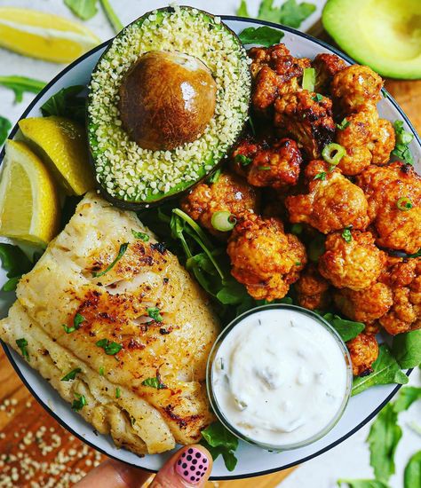 Flashback FRY-DAY to this Fish and Chips. AIR FRIED BBQ CAULIFLOWER (chips) wi https://ift.tt/36NpqHF Cauliflower Chips, Bbq Cauliflower, Garbanzo Bean Flour, Happy August, Protein Bowls, Bean Flour, Head Of Cauliflower, Healthy Menu, Tartar Sauce