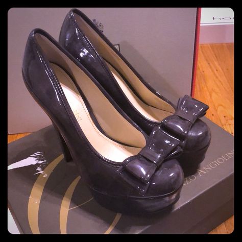 Brand New Enzo Angiolini Platform Heels (Style Name: Eabrettani). Dark Grey. Comes With Box. Approximately 5 Inch Heels With Front Platform Approximately 1.5 Inches. Size 7 Shoes, Enzo Angiolini Shoes, Heels 2000s, Weird Heels, Cool Heels, Y2k Heels, Platforms Shoes, Pretty Heels, 6 Inch Heels