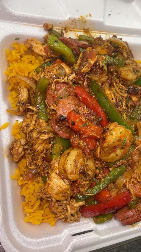 Seafood Boil Rice, Jambalaya Rice, Seafood Rice, Seafood Boil, Food Babe, Food Recepie, Jambalaya, Food Goals, Party Food Appetizers