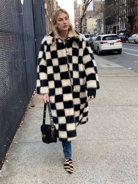 Black Teddy Coat Outfit, Fur Long Coat, Camille Charriere, Faux Coat, Statement Coat, Cozy Winter Outfits, Long Coat Women, French Girls, Black Camel