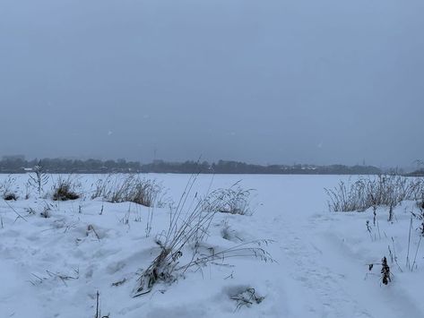 snow aestetic winter Snowy Plains, Russia Winter, I Love Snow, Snow Pictures, Dark Paradise, Scary Places, Winter Scenery, Winter Magic, Blue Hour