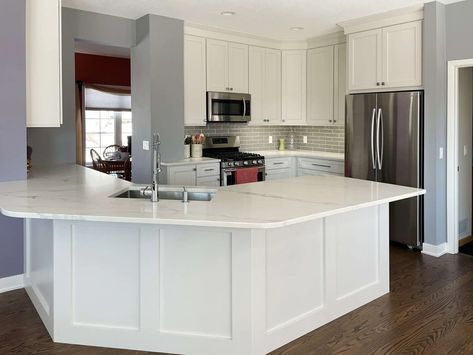 Shallow Pantry, G Shaped Kitchen, Peninsula Kitchen, Kitchen Peninsula, U Shaped Kitchen, Kitchen Design Trends, White Countertops, Kitchen Redo, Kitchen Reno