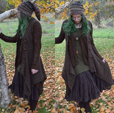 Tattered Sweater Outfit, Dark Mori Fashion Plus Size, Dark Mori Kei Fashion, Woodland Goth Outfits, Winter Witchy Outfits, Cold Weather Outfits Grunge, Dark Mori Witch, Mori Kei Outfits, Dark Mori Kei