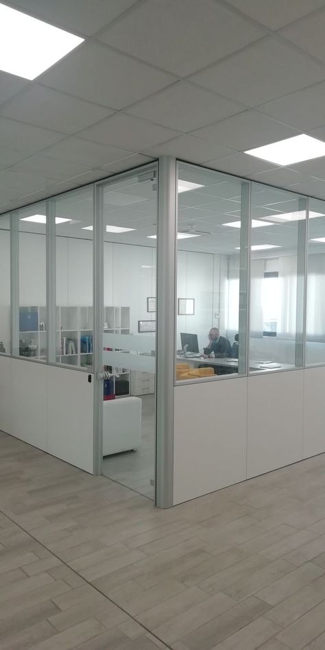 Aluminium Partition Design Office, Aluminium Office Cabin, Clinic Partition Design, Office Partition Ideas, Office Partition Design, Sliding Window Design, Cubicle Design, Laboratory Design, Dental Office Design Interiors