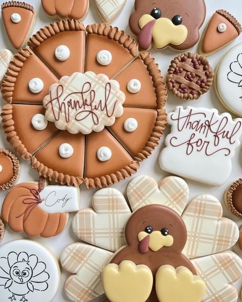 Give Thanks Cookies Decorated, Thanksgiving Platter Cookies, Turkey Platter Cookies Decorated, Thankful Cookies Decorated, Personalized Thanksgiving Cookies, Turkey Platter Cookies, Royal Icing Cookies Thanksgiving, Thanksgiving Cookie Sets, Cookie Decorating Fall