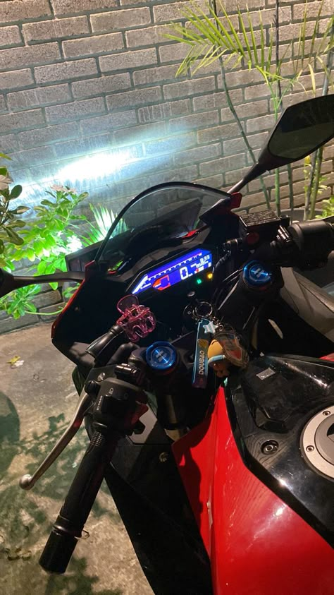 Moto Snapchat Story, Motorcycle Snap, Night Bike Ride Video, Car Snaps, Instagram Black Theme, Night Bike Ride, Night Rides Snapchat, Gtr Car, Bike Aesthetic