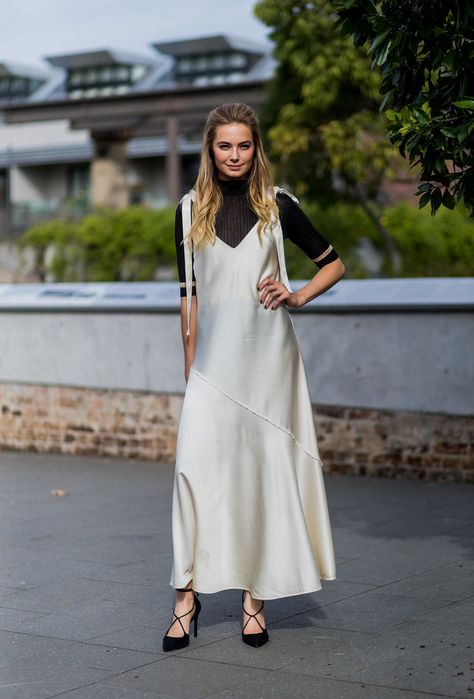 A Silk Slip Is Street Style Ready With Fancy Shoes and a Turtleneck Street Style 2016, Leandra Medine, Giovanna Battaglia, Asos Fashion, Australia Fashion, Outfit Styles, Maxi Dress Outfit, Anna Dello Russo, Winter Street