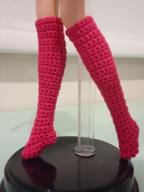 This hub is a free pattern for making some basic socks for Barbie. You can end off earlier to get lower socks or continue on with the pattern for knee high socks.