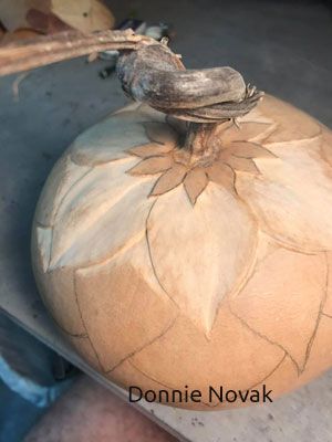 An inspiration gourd project for beginning gourd carvers - Gourd Art Talk How To Dry Gourds, Gourds Diy, Snowman Gourds, Gorgeous Gourds, Wood Burning Techniques, Gourds Birdhouse, Decorative Gourds, Hand Painted Gourds, Dremel Tool