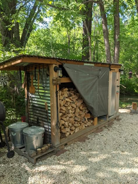 Firewood Stacking Ideas, Wood Shed Ideas Firewood, Diy Firewood Storage Outdoor, Woodshed Ideas, Firewood Cover, Wood Shelter, Fire Pit Pool, Firewood Storage Ideas, Parking Entrance