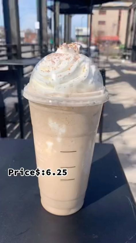 Starbucks Recipes Coffee, Starbucks Secret Menu Recipes, Cold Starbucks Drinks, Starbucks Drinks Diy, Secret Starbucks Recipes, Coffee Recipes Starbucks, Iced Starbucks Drinks, Iced Drinks Recipes, Healthy Starbucks Drinks