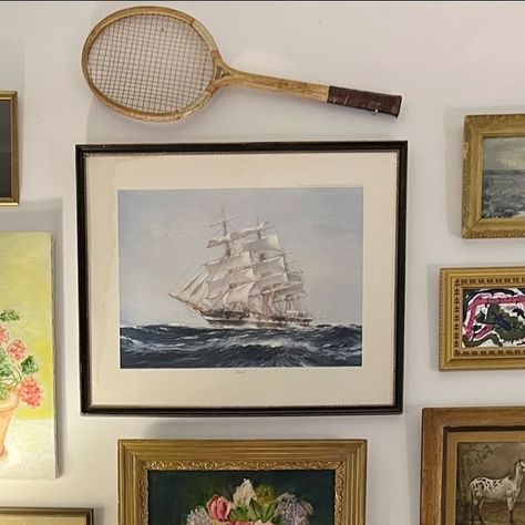 Melody~Old Home Love~Use What You Have~Goodwill Finds on Instagram: "A vintage tennis racket hung as art on a gallery wall?!?! Why not?🤷🏼‍♀️🎾  I’m joining a wonderful group of women today to celebrate saying no to empty walls!!  #SayNoToEmptyWalls is about finishing a space - it stands for all the things: Art, Baskets, Decor, Paint, Plates, Shelfies, Trays, Wallpaper and Window Treatments! As Meryl @chaletmomma always say “The Walls The Limit!”  Stop by these accounts today to find wonderful inspiration!!🥰  @chaletmomma @cynthiamargaretathome  @hilaryprall  @littlesquaresofjoy @madebymolliesmom @markovadesign  @pinestreethouse   #homesweethome #collectwhatyoulove #blueandwhiteforever #blueandwhiteamour #myblueandwhitehome #usewhatyouhave #littlesquaresofjoy  #goodwillfinds #barcartstyl Racket Wall Decor, Old Tennis Racket Decor, Vintage Tennis Racket Decor, Paint Plates, Picture Museum, Vintage Tennis Racket, Wall Arrangements, Baskets Decor, Plate Wall Art