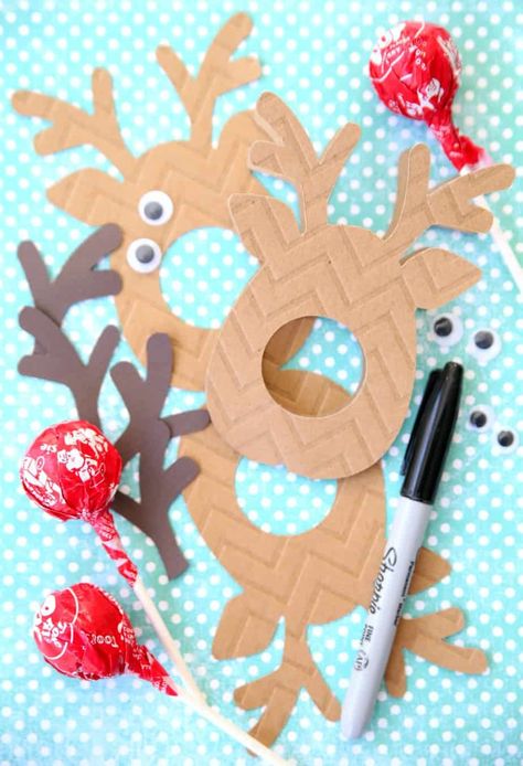 Reindeer Lollipop Rudolph Lollipop Craft, Reindeer Sucker Template, Christmas Lollipop Holder Printable, Reindeer Lollipop Holder Template Free, Reindeer Lollipop Holder Template, Reindeer Candy Holder, Reindeer Lollipop, Christmas Stall Ideas, Raindeer Crafts