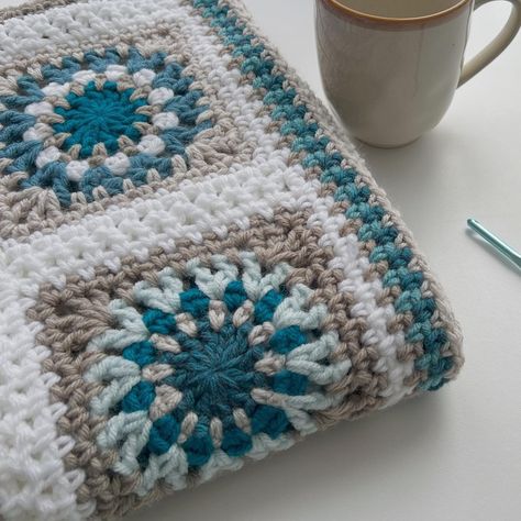 Fast & Fab - Crochet Little Skye Granny Square - JSPCREATE Ripple Stitch Blanket, Wave Blanket, Easy Crochet Hat Patterns, Crochet Blanket Tutorial, Large Crochet Hooks, Crochet Square Blanket, Ripple Stitch, Stitch Blanket, Granny Square Crochet Patterns Free