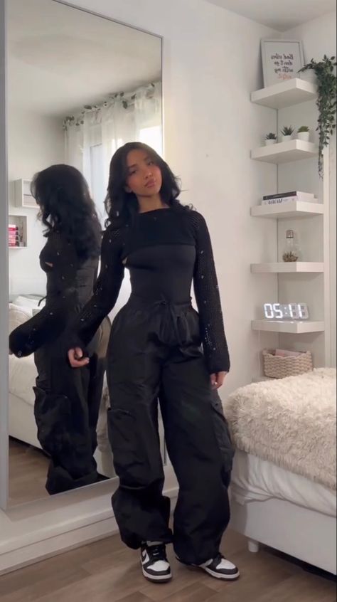 Kylie Jenner Outfits Aesthetic, Halal Clothing Ideas, Black Hoodie Winter Outfit, Cute Streetwear Outfits Winter, Baddie Outfits Casual Street Style Swag Winter, Balenciaga Inspired Outfit, Modest Winter Outfits Aesthetic, Streetwear Fashion Women Fall 2023, Outfits When Your On Your Period