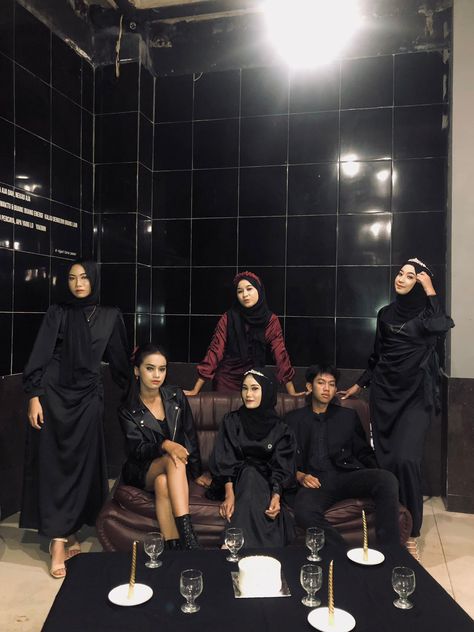 Party Outfits Night, Outfit Hijab, Party Night, Yearbook, Party Outfit, Ootd, Photography