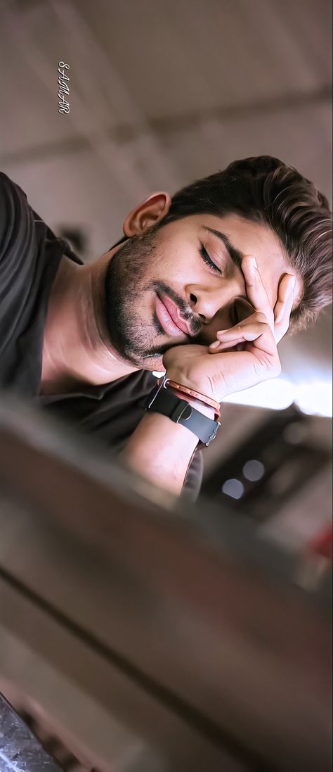 Allu Arjun Dp Stylish, Happy Boys Smile Dp, Allu Arjun Hd Wallpaper New Look, Ally Arjun, Allu Arjun Hd Wallpaper, Allu Arjun Hairstyle New, Aesthetic Photography People, August Images, Hd Cover Photos