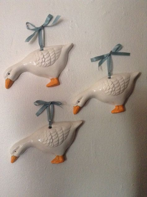 Duck Kitchen Decor, Pottery Vibes, Goose Ornament, Goose Decor, Ceramic Duck, Clay Wall Hanging, Birthday Projects, Felt Christmas Decorations, Clay Wall