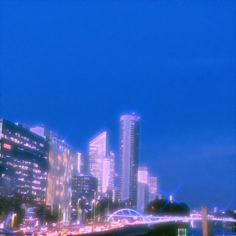 #city #skyline #aesthetic #vintage #retro #kirakira #night #citylife #vhs #80s City Skyline Aesthetic, 80s Album Covers, Skyline Aesthetic, Aesthetic Vintage Retro, Sunrise City, Album Artwork Cover Art, Building Aesthetic, City Sky, 2000s Aesthetic