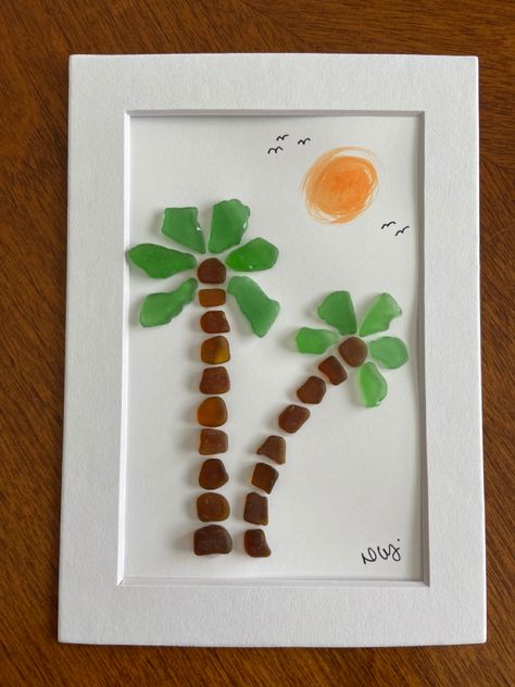 Brown Beach Glass Art, Seaglass Mosaic Diy, Beach Finds Crafts Ideas, Sea Glass Craft Ideas, Seaglass Crafts Artwork, Sea Glass Art Projects Diy, Sea Glass Resin Art, Sea Glass Wall Art, Sea Glass Crafts Ideas