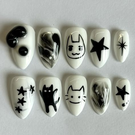 Black And White Cat Nails, Cat Nails Acrylic, Cat Acrylic Nails, Nail Designs Grunge, Ongles Goth, Cat Nail Designs, Band Nails, Hippie Nails, Punk Nails