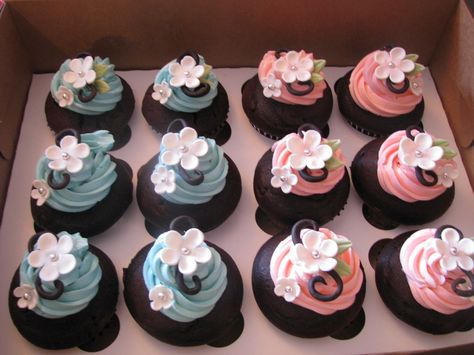 cherry blossom cupcakes | cherry blossom cupcakes in bright pink and tiffany blue — Flowers Japan Cupcakes, Sakura Cupcakes, Cherry Blossom Cupcakes, Blossom Cupcakes, Tiffany Blue Flowers, Cherry Blossom Party, Cherry Blossom Cake, Anime Cake, Creative Cupcakes