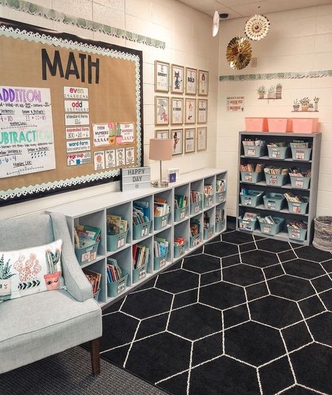 Second Grade Classroom Library, Classroom Library Organization 2nd Grade, 2nd Grade Math Classroom Setup, Math Intervention Classroom Setup, 4th Grade Classroom Library, Math Classroom Setup, 2nd Grade Classroom Library, Classroom Library Set Up, First Grade Library