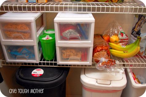 Here are some quick tips on pantry organization and setting up a lunch station to make lunchtime prep a breeze! Meal Time Schedule, Lunch Station, Fun Lunch Ideas, Family Meals Kid Friendly, Chaos Control, Breakfast Station, Rules For Kids, Lunch Prep, Kids Lunch Ideas