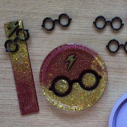 Harry Potter Resin, Nerdy Glasses, Pearl Resin, Resin Pigment, Silicone Rubber Mold, Holographic Gold, Small Glasses, Red Pearl, Resin Ideas