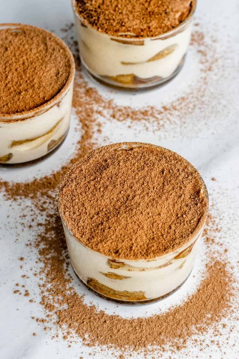 Italian Flat Bread, Greek Toga, Tiramisu Cups, How To Make Tiramisu, Cup Dessert, Toga Party, Recipes Casserole, Easy Baking Recipes Desserts, Coffee Dessert