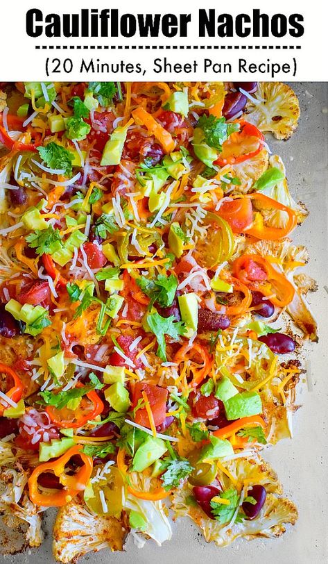 Cauliflower Nachos Recipe - Sheet Pan Cauliflower Nacho: #nachos #cauliflowernachos #sheetpannachos #gamedayappetizer #cauliflowerrecipes Sheet Pan Cauliflower, Vegetarian Nachos Recipe, Cauliflower Nachos, Nachos Recipes, Fresh Pasta Sauce, Vegetarian Nachos, Nachos Recipe Easy, Easy Meal Ideas, Cauliflower Crust Pizza