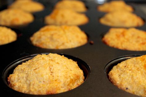 Adventures in Food: Cheddar ‘n’ Grits Muffins – Kateryna Barnes Grit Muffins, Grits Muffins, Yellow Grits, Gf Muffins, Cheddar Corn, Cornmeal Muffins, Corn Grits, Cheesy Corn, Cheese Grits