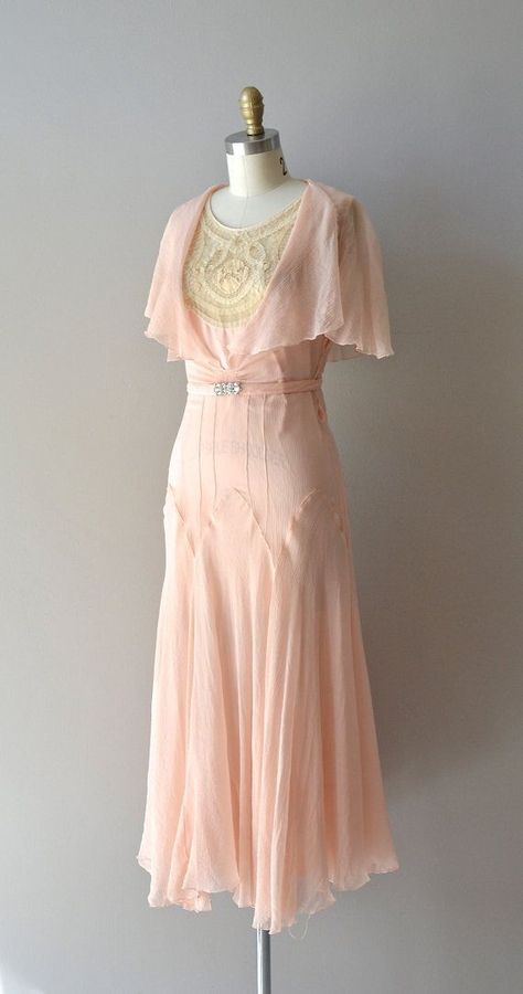 Pink 1920s Dress, Pink 1920's Dress, 30s Style Wedding Dress, 1920 Evening Dress, 1920s Evening Wear, Pink And Gold Outfit, 1920 Clothing, 1930s Evening Dress, 1920s Dress Vintage