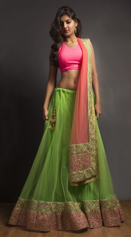 Light Green Lehenga Combination, Light Green Lehenga Color Combos, Green Lehenga Combination, Pink And Green Lehenga, Light Green Lehenga, Lehenga Combination, Green Lehenga Choli, Pink Dupatta, Half Sarees