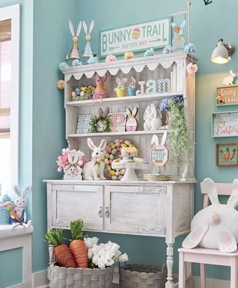 Easter Hutch Decor, Easter Rabbit Crafts, Easter Diy Decor, Easter Inspiration Decor, Jelly Beans Easter, Easter Kitchen, Candy Easter Basket, Easter Display, Farmhouse Easter Decor