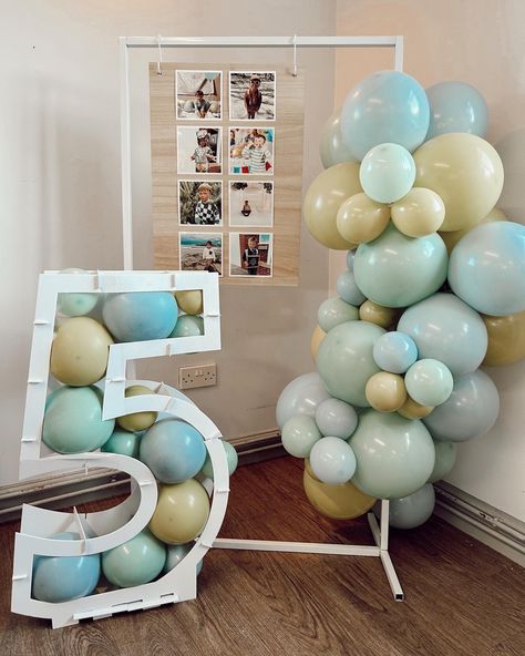 Dinosaur themed boys 5th birthday balloons 5 Birthday Party Ideas Boys, 5 Is A Vibe Birthday Party Boy, 5th Birthday Ideas For Boys, 5th Birthday Boys, Boy Birthday Decorations, Simple Birthday Decorations, 5th Birthday Party Ideas, Boy Party, Boy Birthday Parties