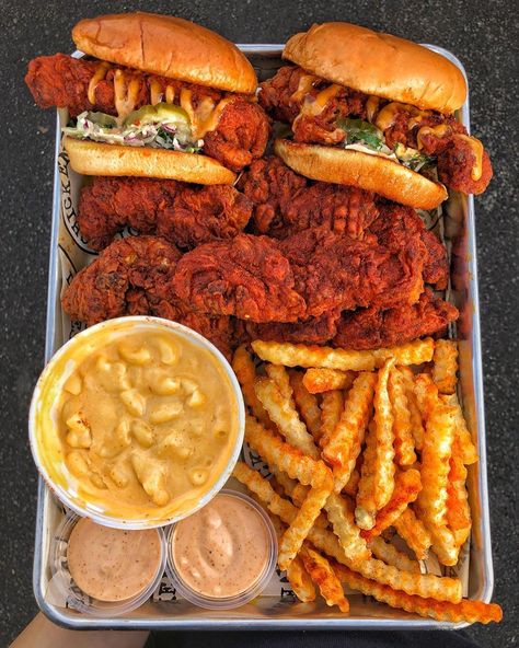 Fork Meets Food on Instagram: “How much heat can you handle?🔥🔥🔥 #friedchicken #cheese #fries” French Fries Street Food, French Fries Food Truck, Cheese Fries Photography, Aesthetic Burger And Fries, Cheeseburger And Fries Aesthetic, Junk Food Snacks, Food Babe, Yummy Comfort Food, Unhealthy Food