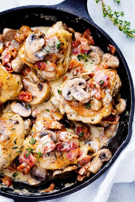 Bacon Mushroom, Thyme Chicken, Bacon Stuffed Mushrooms, India Food, God Mat, Easy Appetizer Recipes, Chicken Thigh Recipes, Poultry Recipes, Ketogenic Recipes