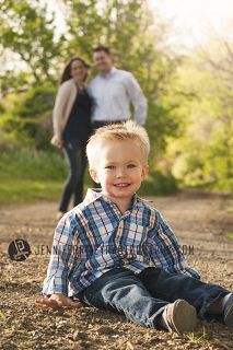 Single Mom Photography, Mom Photo Shoots, Mom And Me Photos, Mother Son Photos, Cheese Photography, Son Photo Ideas, Moms Photography, Mommy And Me Photo Shoot, Family Photoshoot Poses