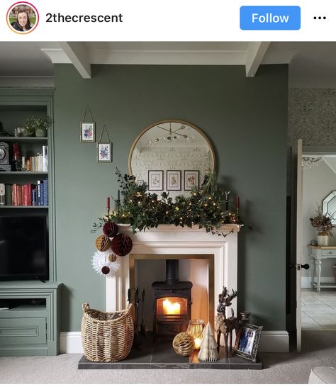 Victorian Lounge, Farrow And Ball Living Room, Dark Green Living Room, Mantle Garland, Victorian Living Room, Fireplace Mantle Decor, Sitting Rooms, White Fireplace, Living Room Decor Fireplace