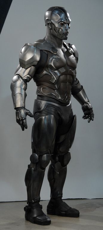 Doctor Doom's Armor Doom Movie, Futuristic Armor, Dr Doom, Doctor Doom, Futuristic Armour, Historical Armor, Cosplay Armor, Marvel Vs Dc, Marvel Comic Universe