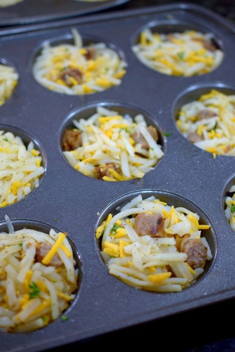 Sausage Hash Brown Potato Cups - Who Needs A Cape? Brunch Ideas Potatoes, Easter Brunch Potatoes, Brunch Potatoes, Hash Brown Breakfast Cups, Apple Crescent, Potato Cups, Easter Brunch Ideas, Breakfast Cups Recipe, Breakfast Potato Casserole