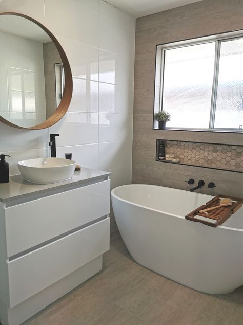 Small Bathroom With Freestanding Bath, Small Main Bathroom Ideas Modern, Bath With Niche, Freestanding Bath Small Bathroom, Really Small Bathroom, Bath Niche, Small Bathroom With Bath, Small Freestanding Bath, Freestanding Baths